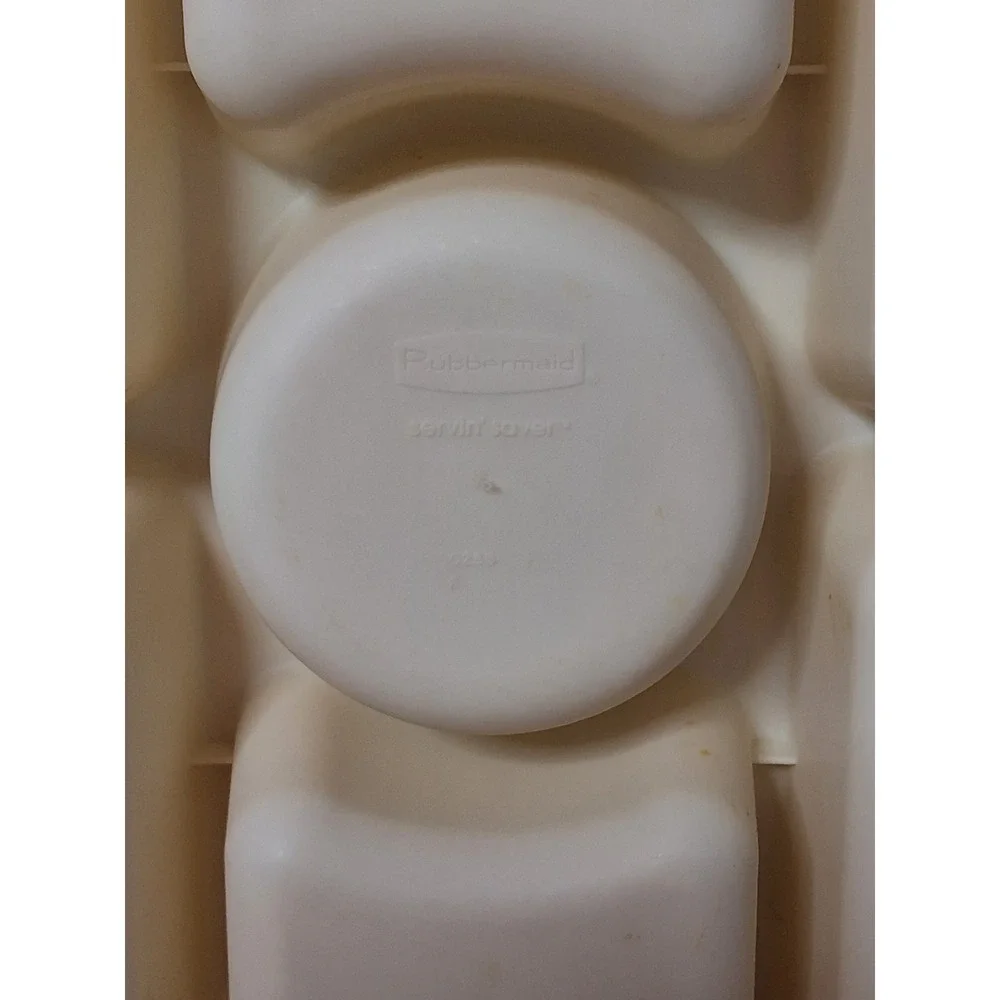 Vintage Rubbermaid Servin Saver Veggie Tray 7 Compartment Round Platter with Lid